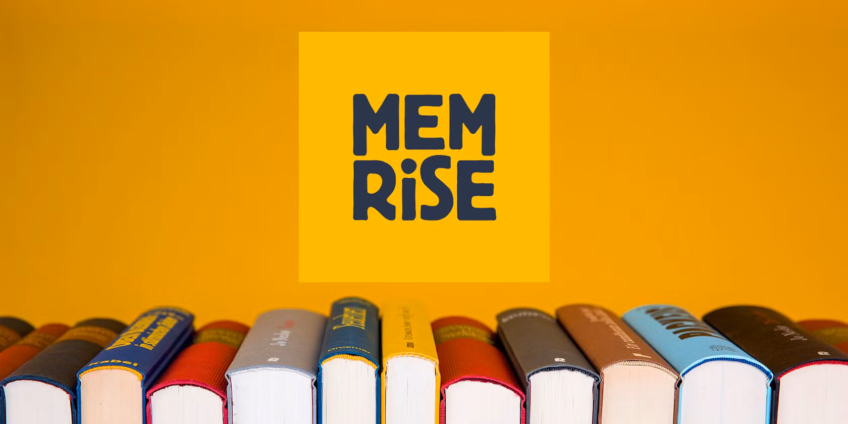 Libros y logotipo de Memrise para aprendizaje de idiomas